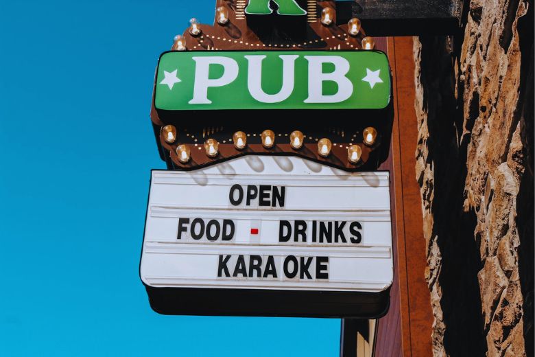6 Best Karaoke Bars in Gatlinburg and Pigeon Forge